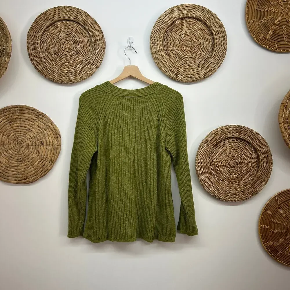 Free People Beach Green V-Neck Ribbed Knit Side Slit Sweater Medium Boho